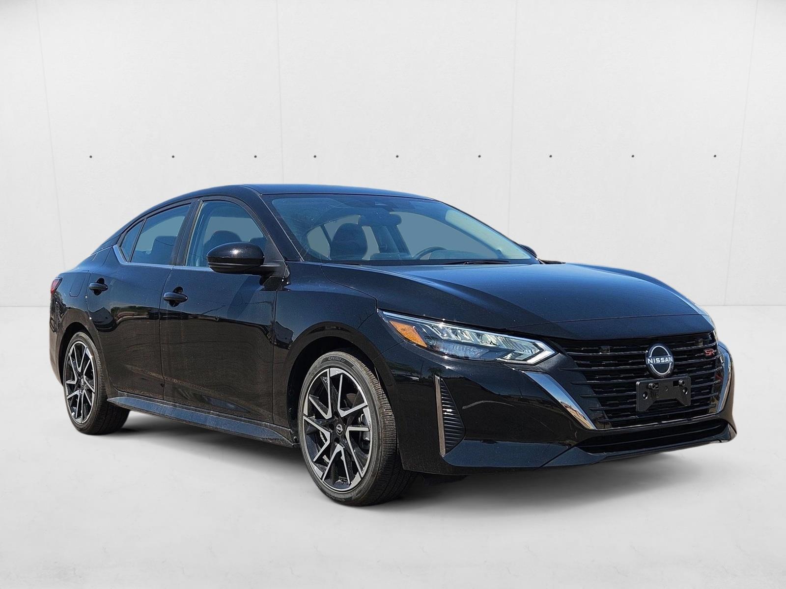2025 Nissan Sentra SR photo 3