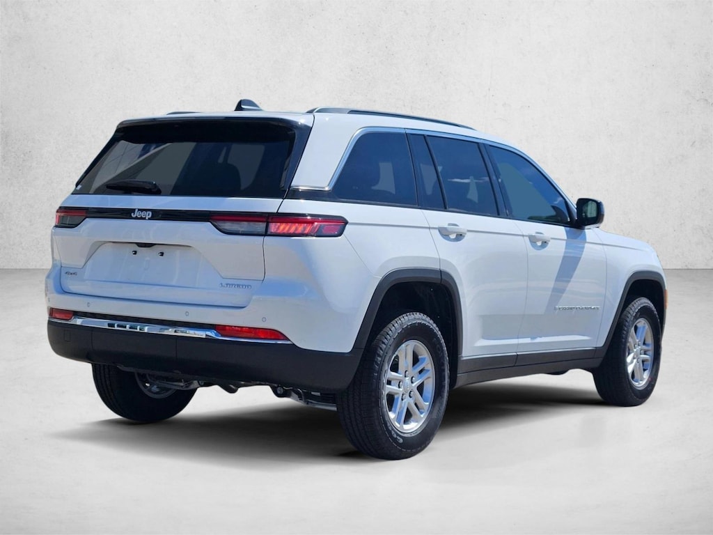 New 2025 Jeep Grand Cherokee Laredo SUV