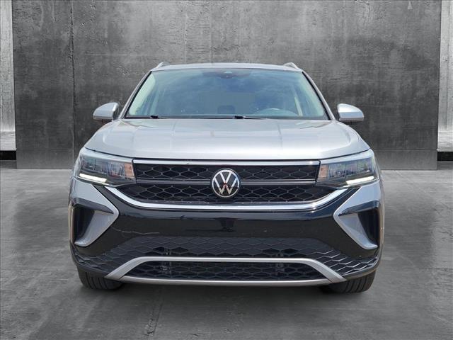 Used 2024 Volkswagen Taos SE with VIN 3VVSX7B24RM068583 for sale in Phoenix, AZ