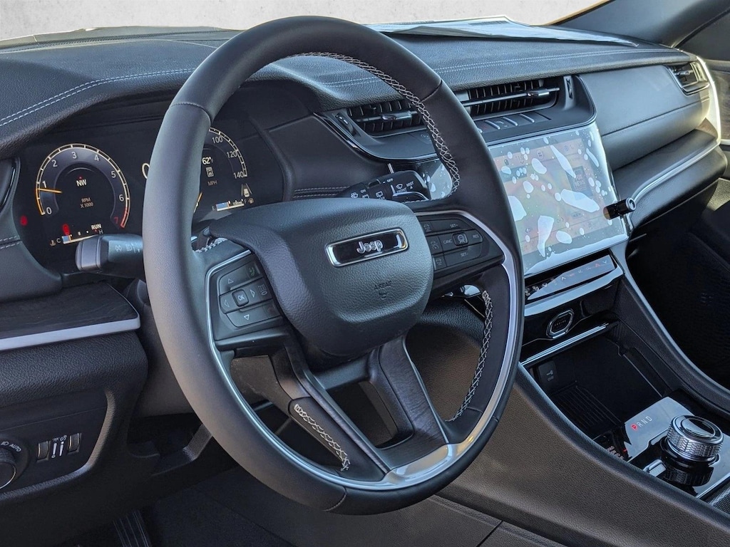 New 2026 Jeep Grand Cherokee Laredo Altitude SUV