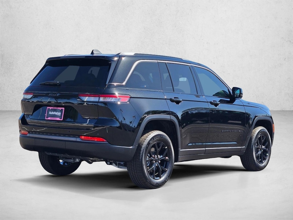 New 2026 Jeep Grand Cherokee Laredo Altitude SUV