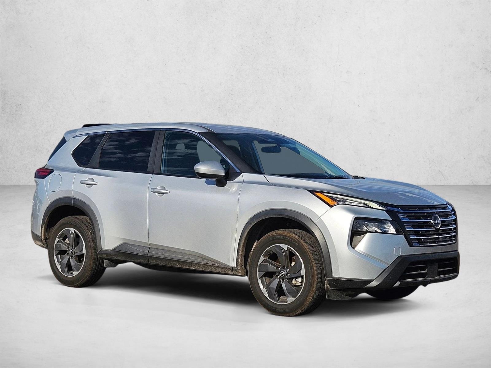 2024 Nissan Rogue SV photo 3