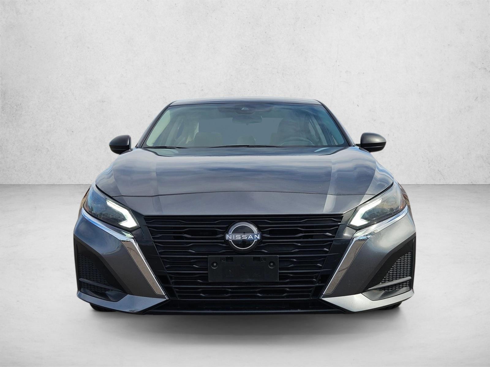 2024 Nissan Altima 2.5 SV photo 2