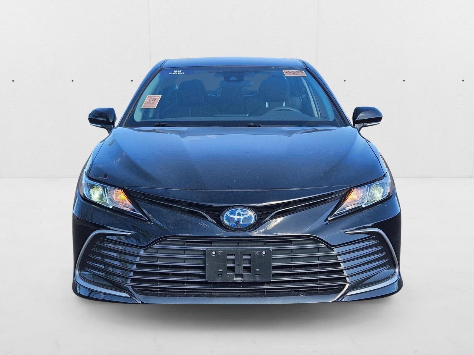 2023 Toyota Camry Hybrid LE photo 2