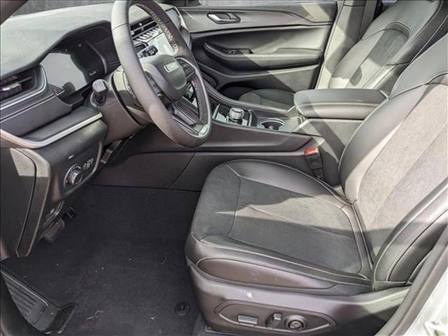 2024 Jeep Grand Cherokee Altitude photo 4