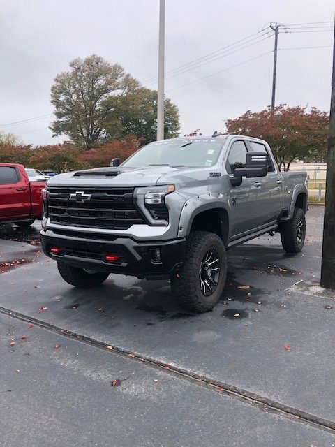 2025 Chevrolet Silverado 2500HD LT photo 3