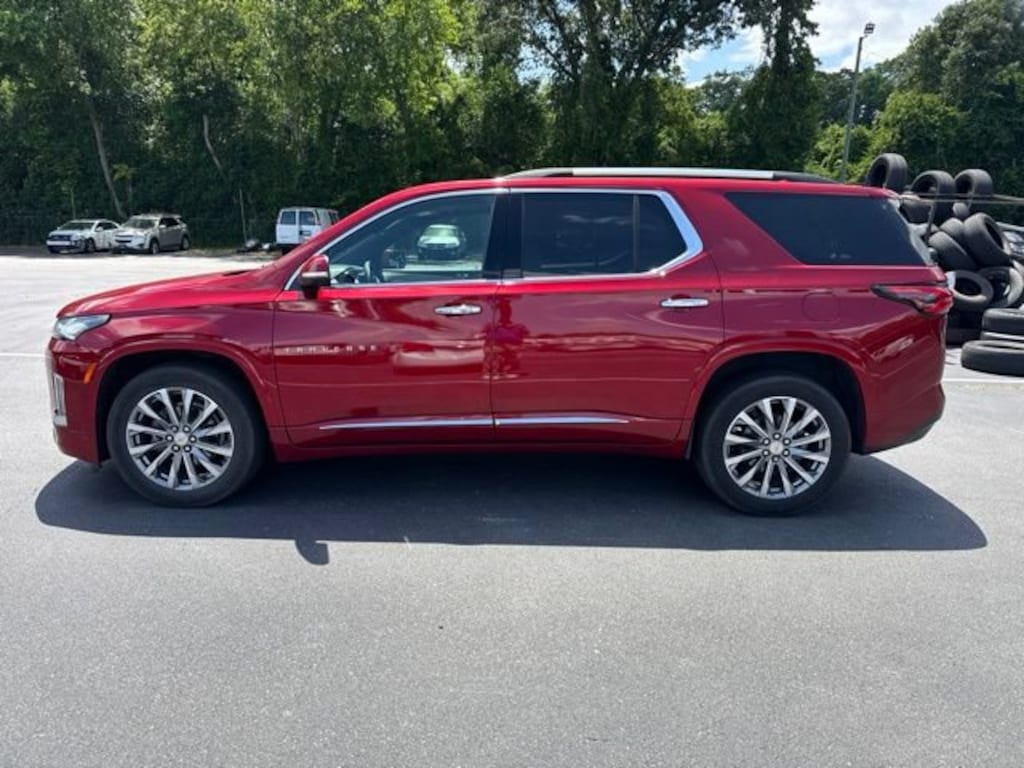Used 2023 Chevrolet Traverse Premier SUV