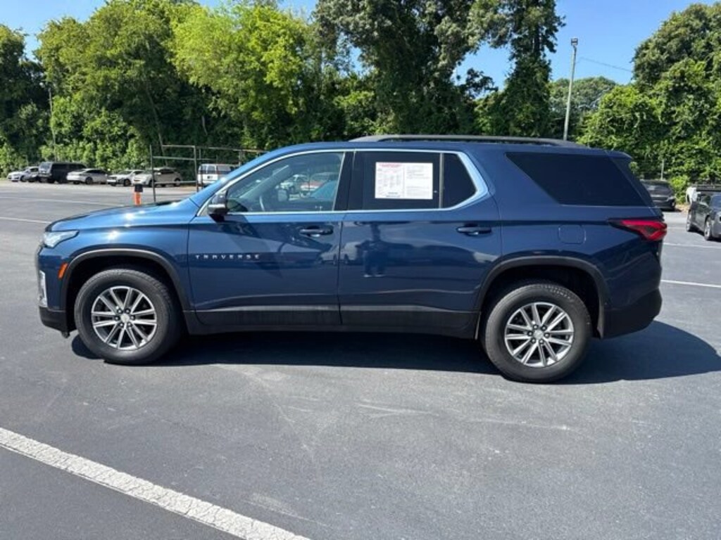 Used 2023 Chevrolet Traverse LT Cloth SUV