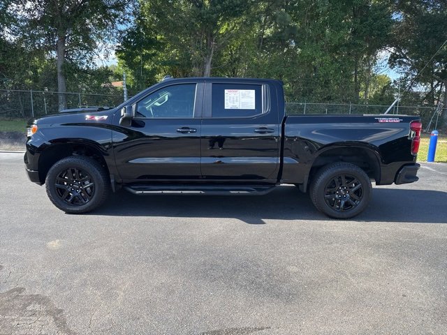 2025 Chevrolet Silverado 1500 LT photo 2