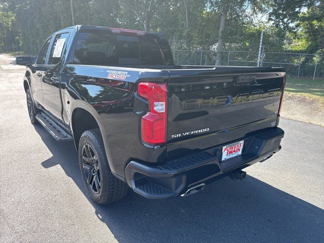 2025 Chevrolet Silverado 1500 LT photo 3