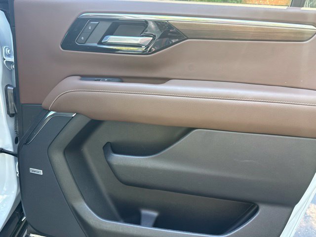 2026 Chevrolet Suburban High Country - Photo 30