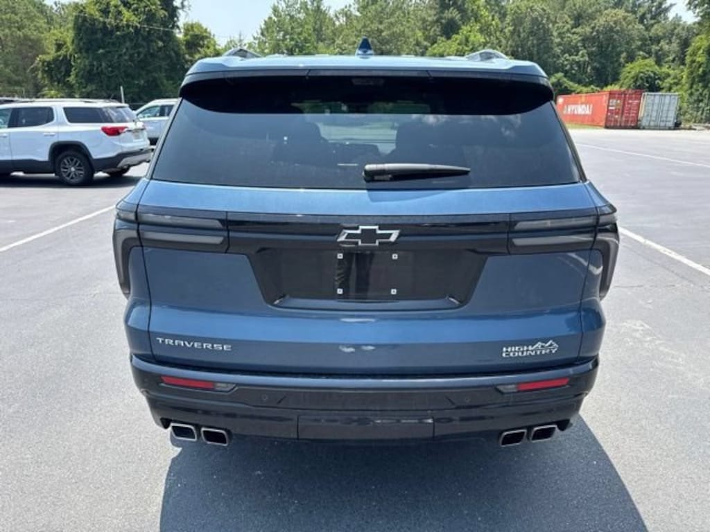 Used 2025 Chevrolet Traverse High Country SUV