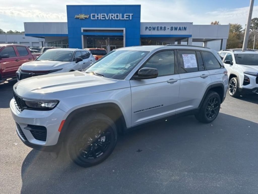 Used 2024 Jeep Grand Cherokee Altitude