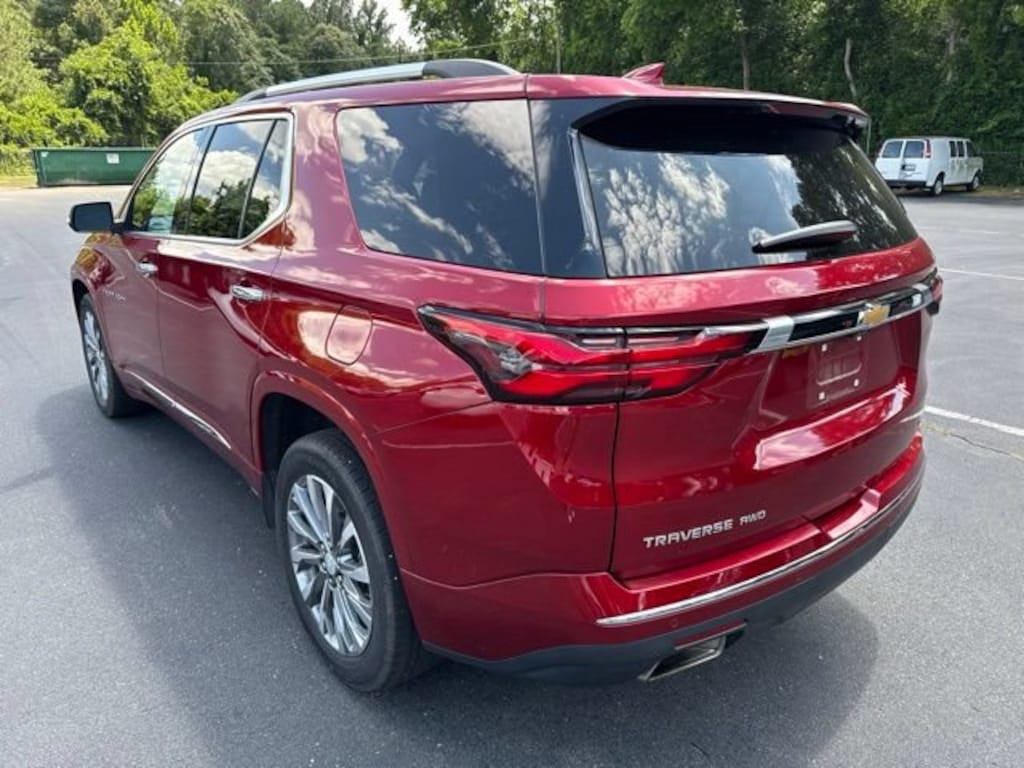 Used 2023 Chevrolet Traverse Premier SUV