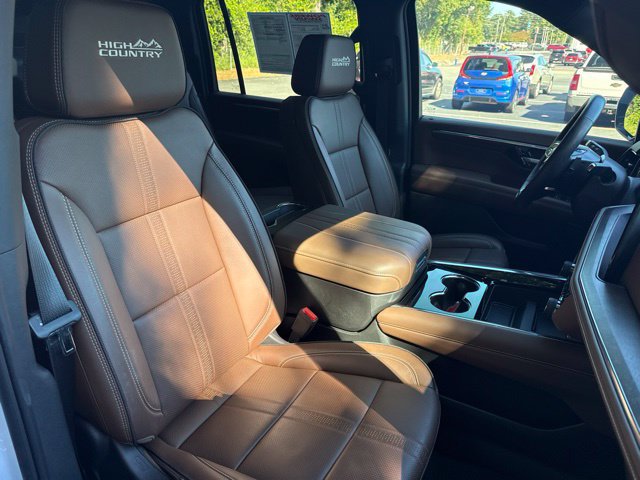 2026 Chevrolet Suburban High Country - Photo 33