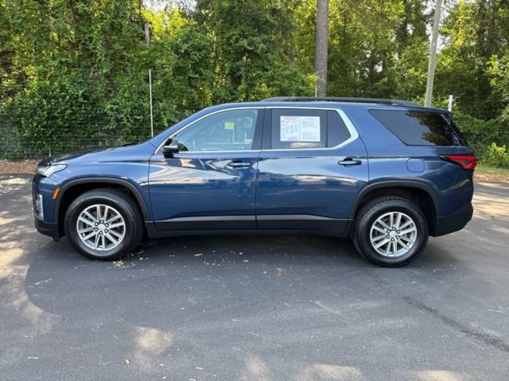 Used 2023 Chevrolet Traverse LT Cloth SUV
