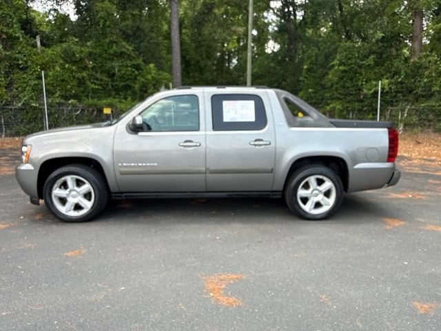 Used 2007 Chevrolet Avalanche LT with VIN 3GNFK12397G197457 for sale in Fayetteville, NC