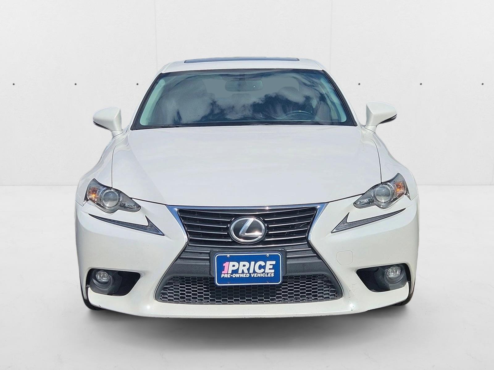 2016 Lexus IS 200t photo 2