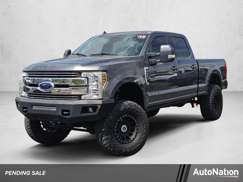 Used 2019 Ford F-250 LARIAT Truck Crew Cab