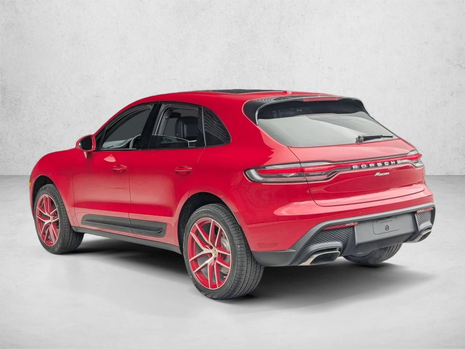 2025 Porsche Macan S photo 3