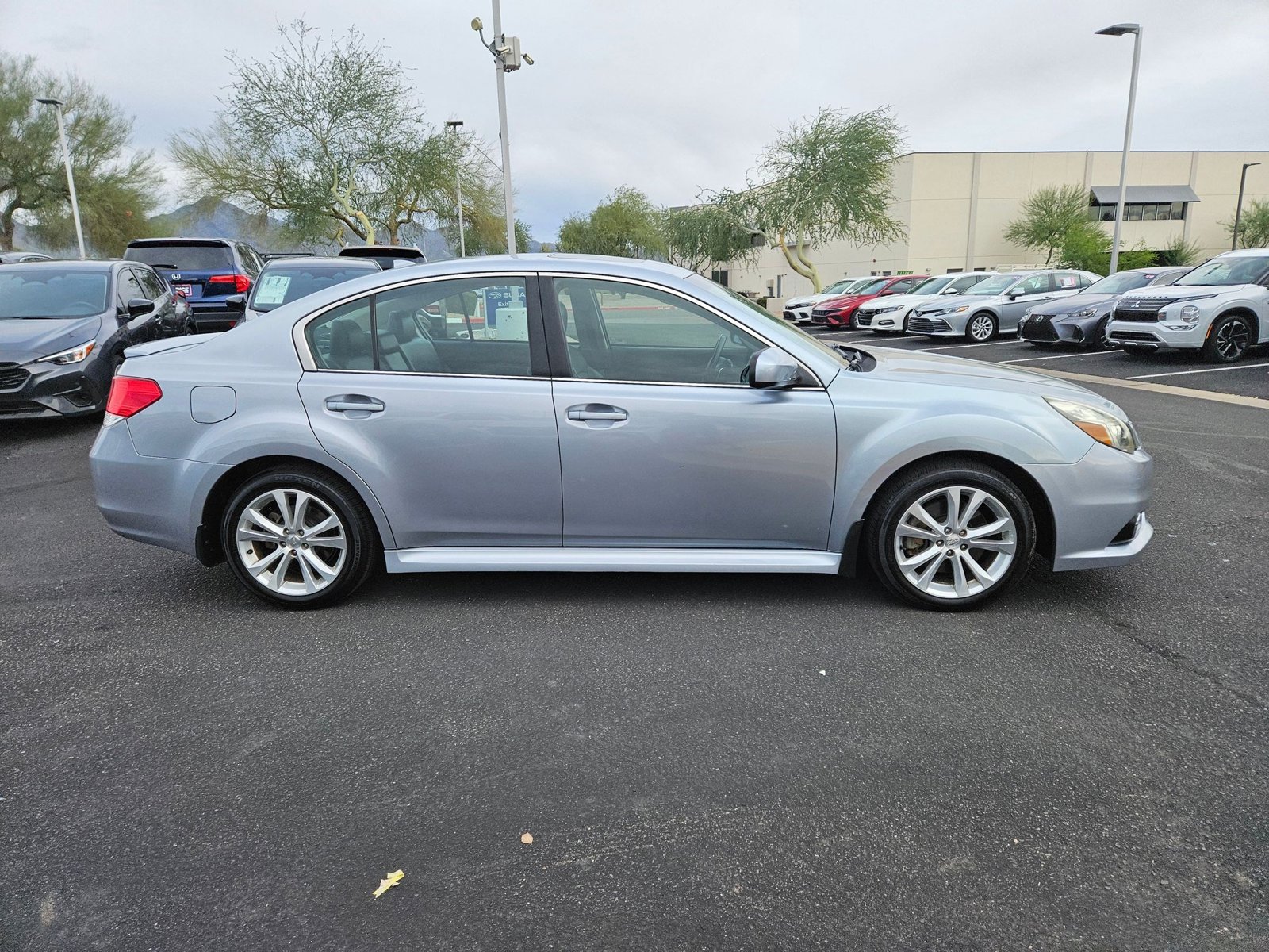 2013 Subaru Legacy 3.6R Limited photo 3