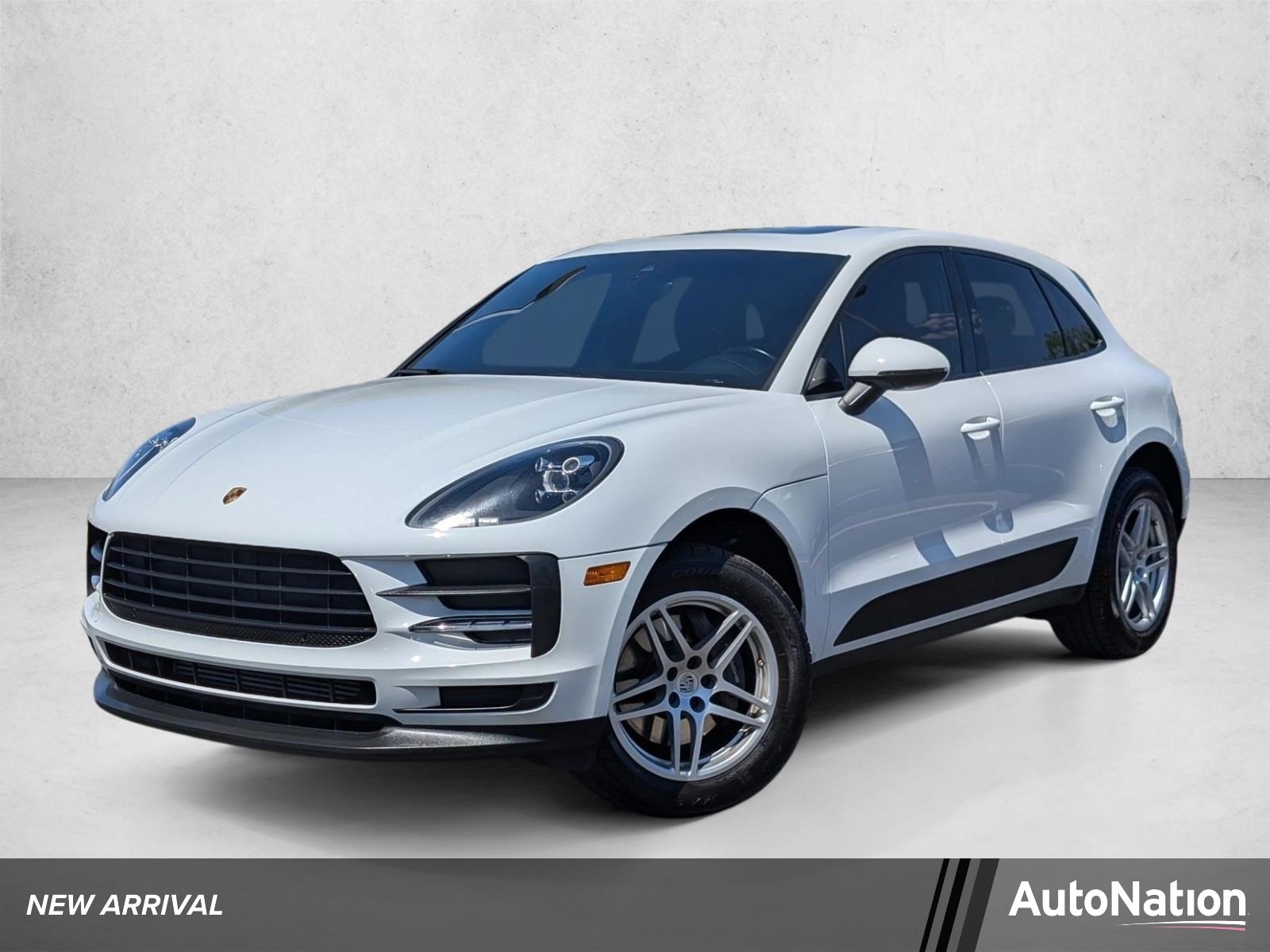 2021 Porsche Macan -'s photo