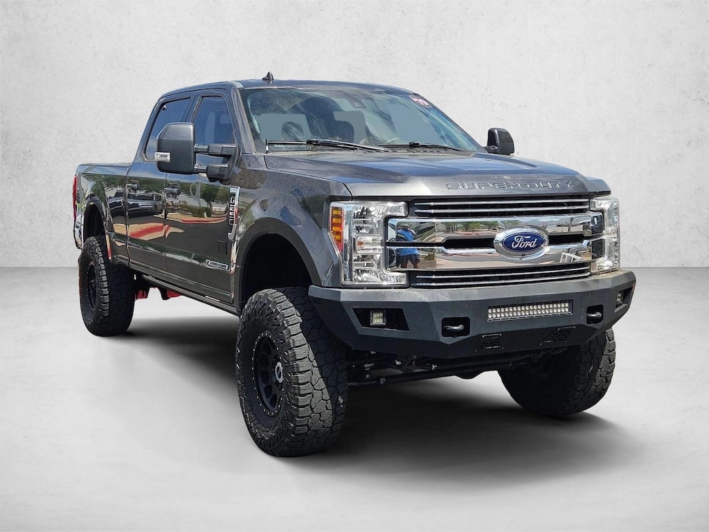 Used 2019 Ford F-250 LARIAT Truck Crew Cab