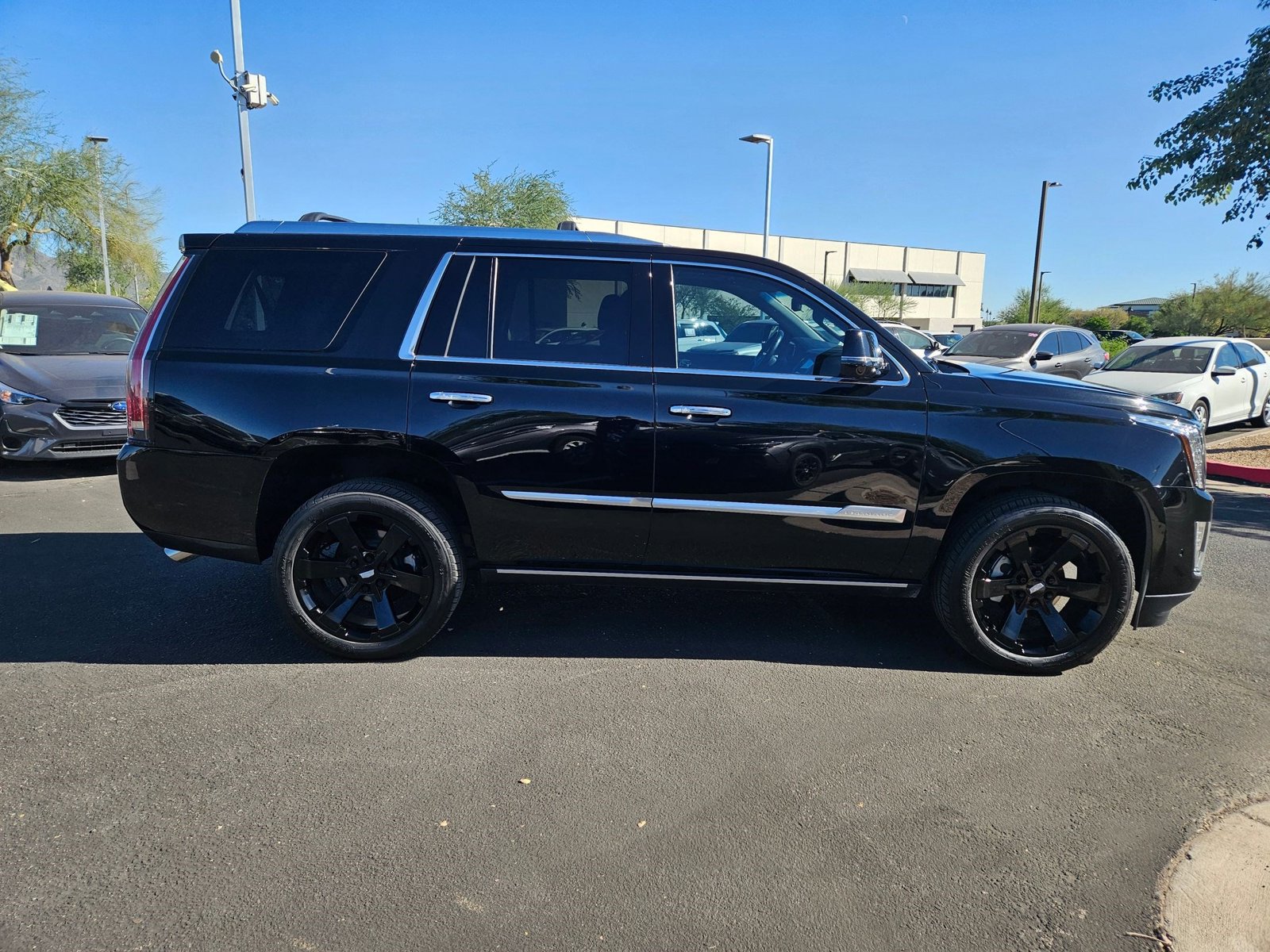 2019 Cadillac Escalade Premium Luxury photo 4