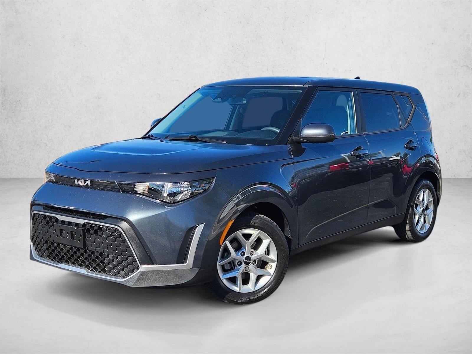 2023 Kia Soul LX's photo