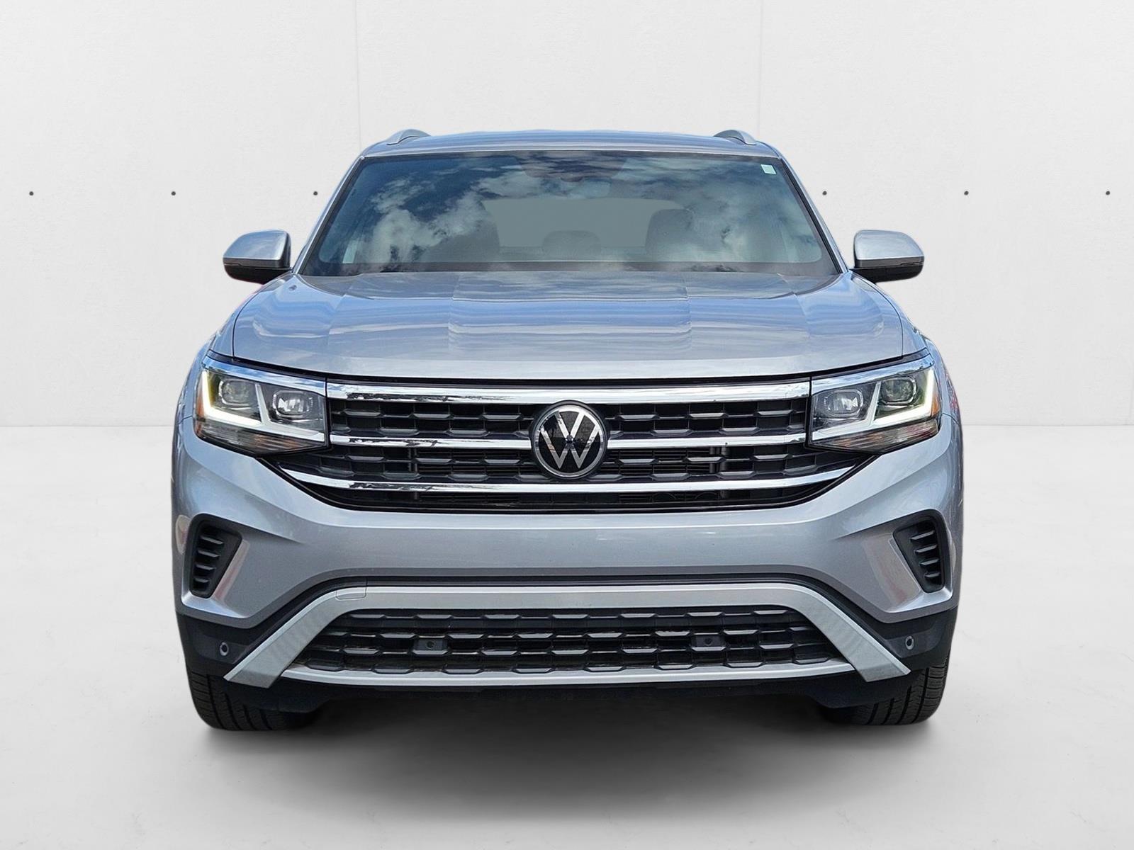 2022 Volkswagen Atlas Cross Sport V6 SE Technology photo 2