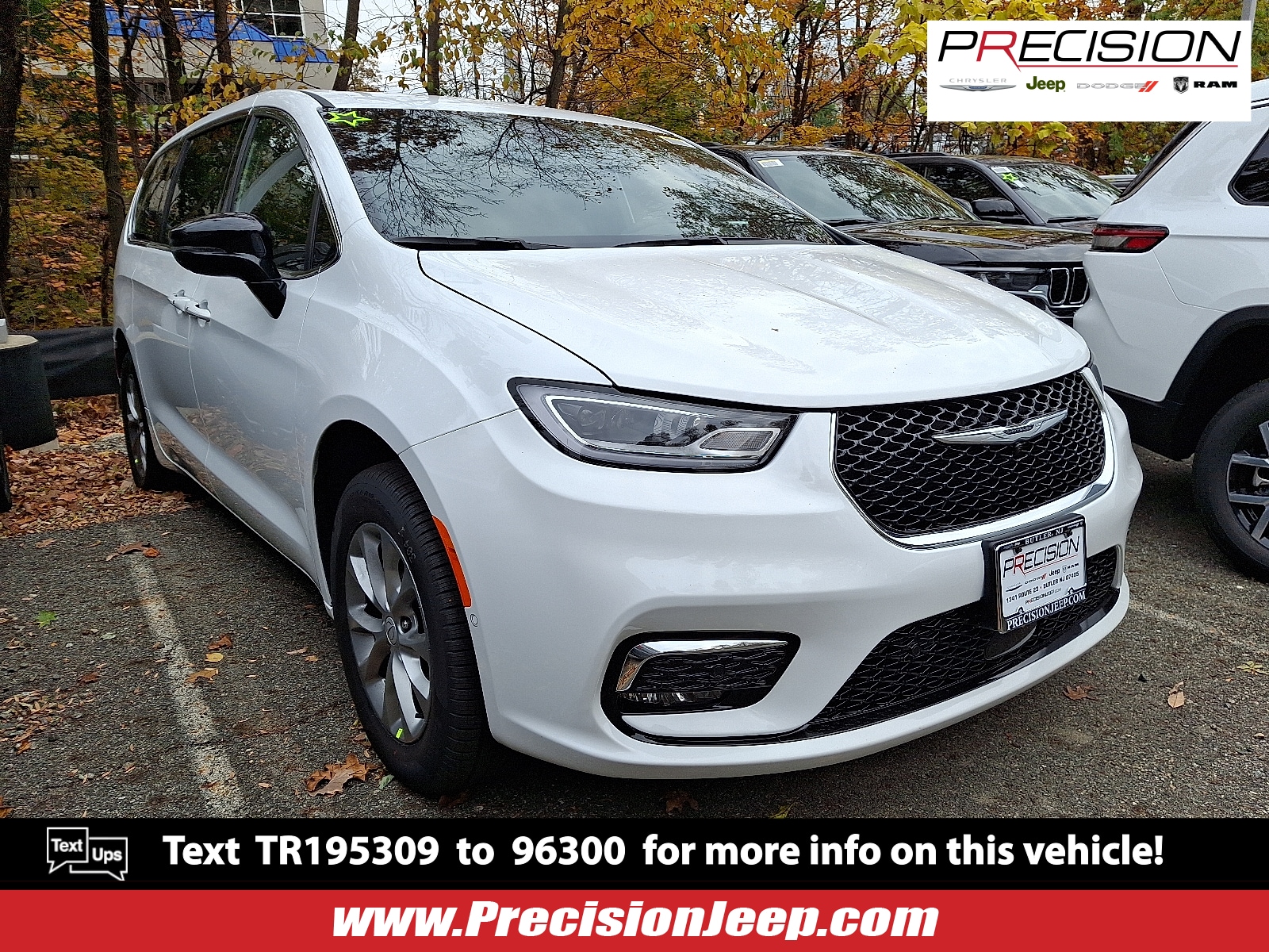 2026 Chrysler Pacifica Select's photo