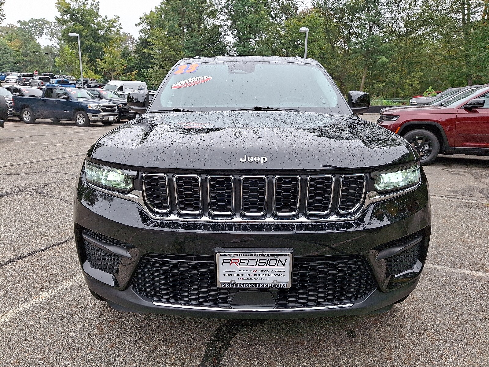 2023 Jeep Grand Cherokee Laredo photo 2