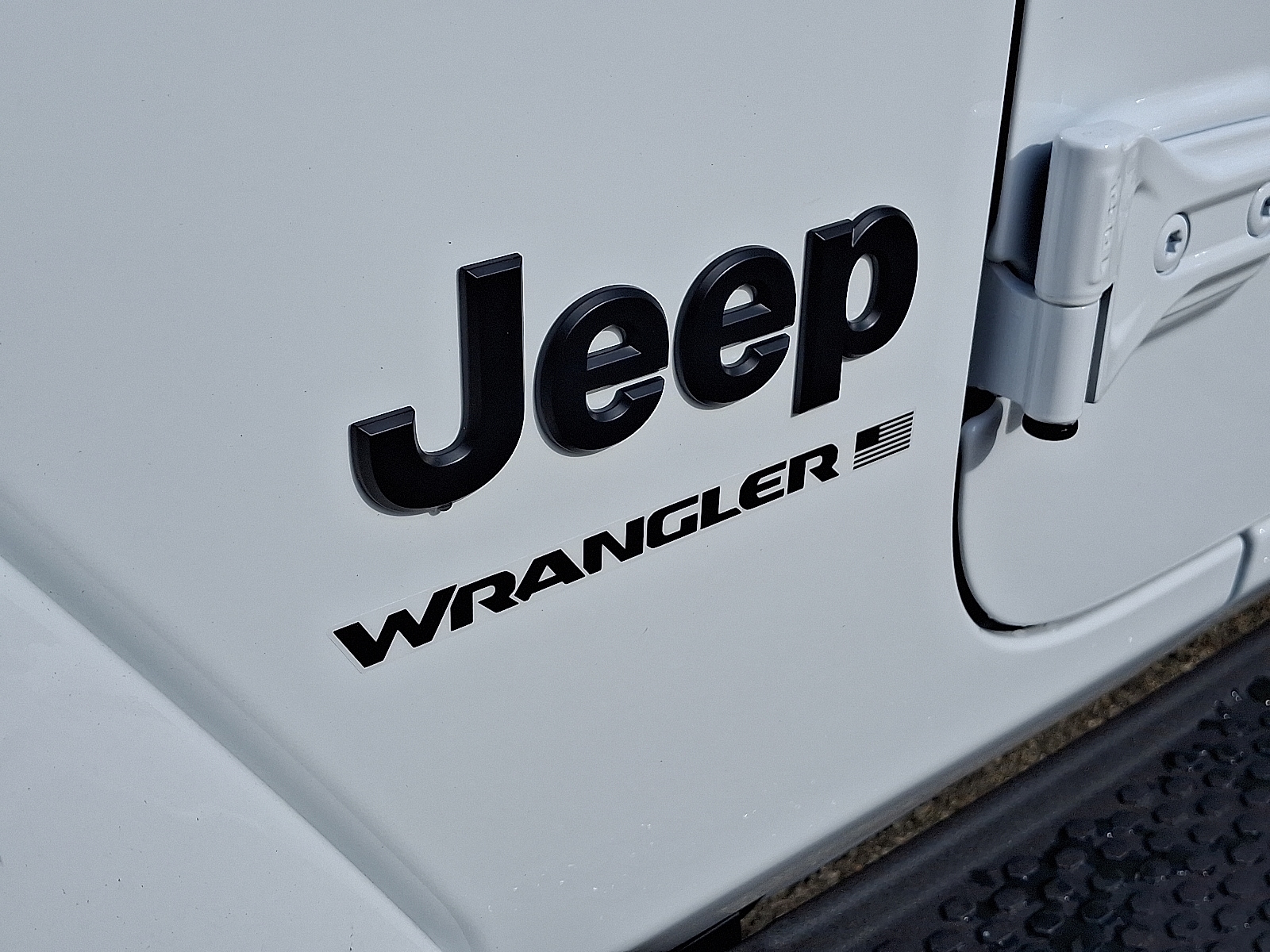 2025 Jeep Wrangler 4-Door Sahara - Photo 4