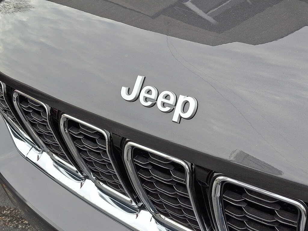 New 2025 Jeep Grand Cherokee Limited 4x4 Sport Utility