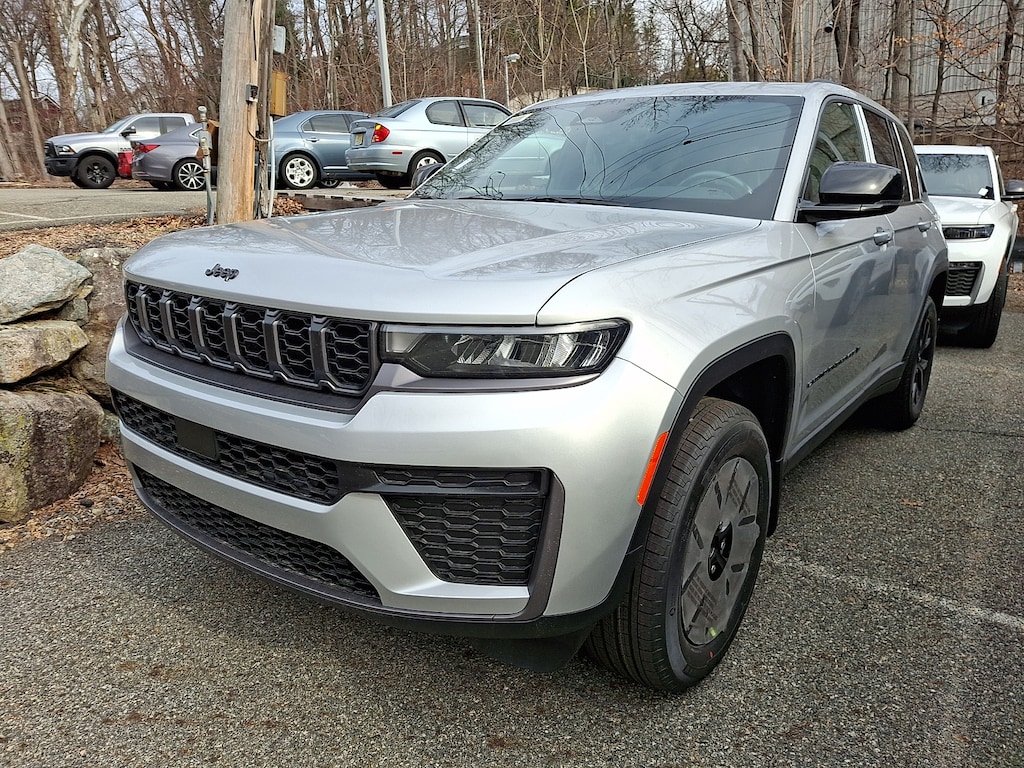 New 2026 Jeep Grand Cherokee Altitude 4x4 Sport Utility