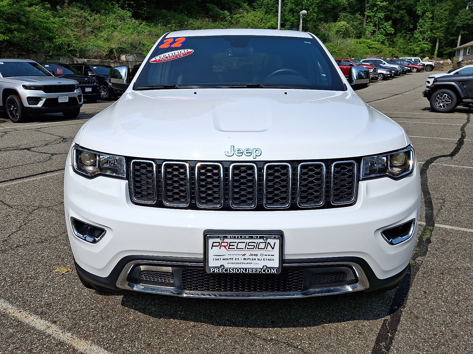 2022 Jeep Grand Cherokee Limited photo 2