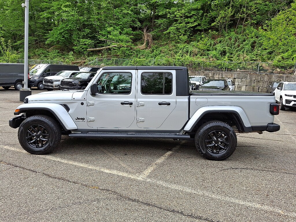 Used 2023 Jeep Gladiator Sport S 4x4 Crew Cab