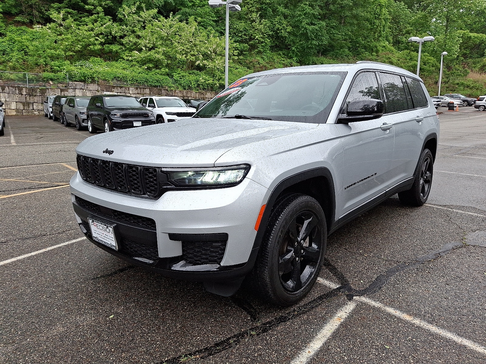 2023 Jeep Grand Cherokee Altitude photo 3