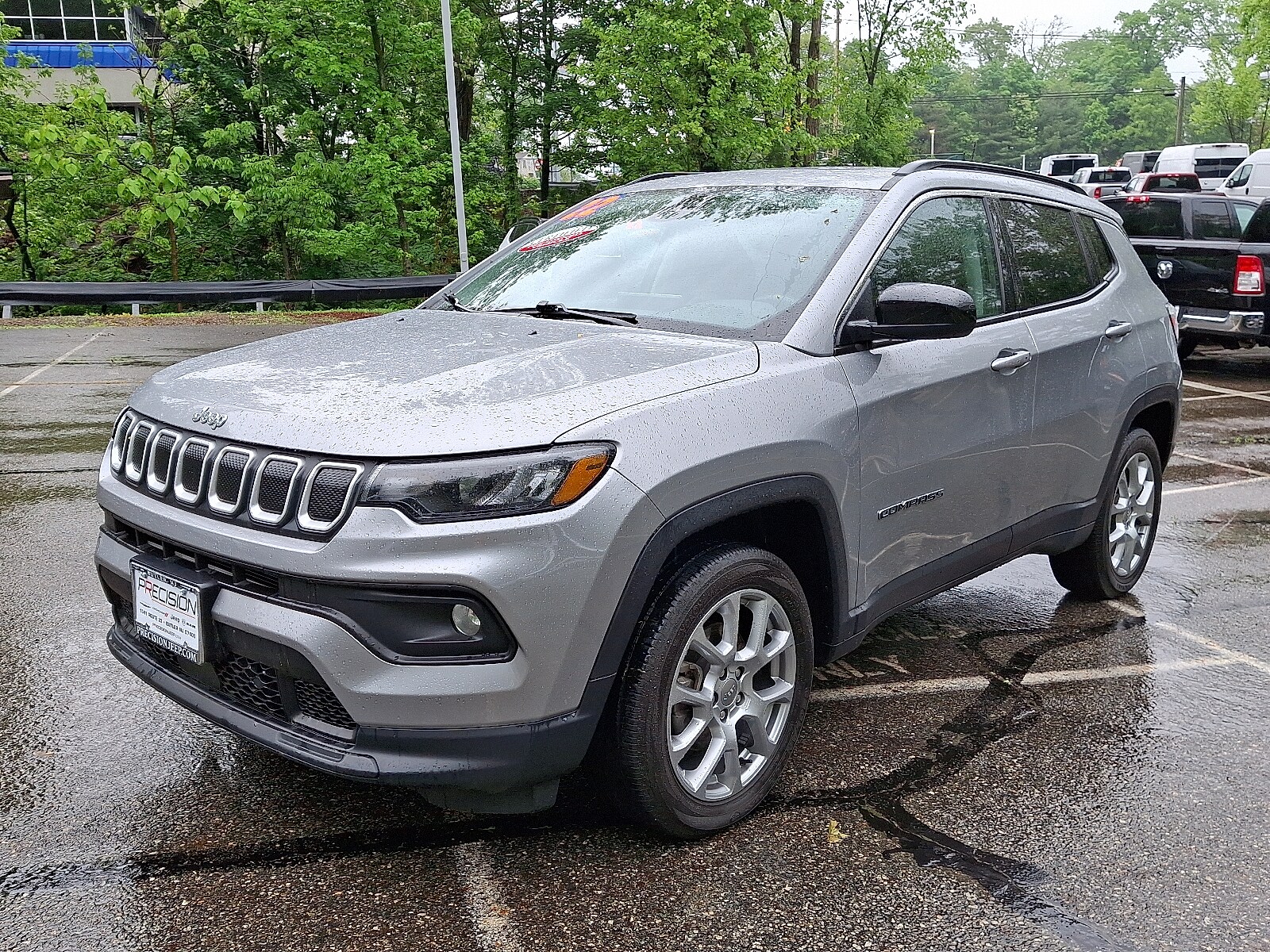 2022 Jeep Compass Latitude Lux photo 3