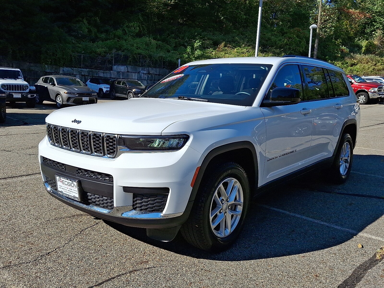 2021 Jeep Grand Cherokee Laredo photo 3