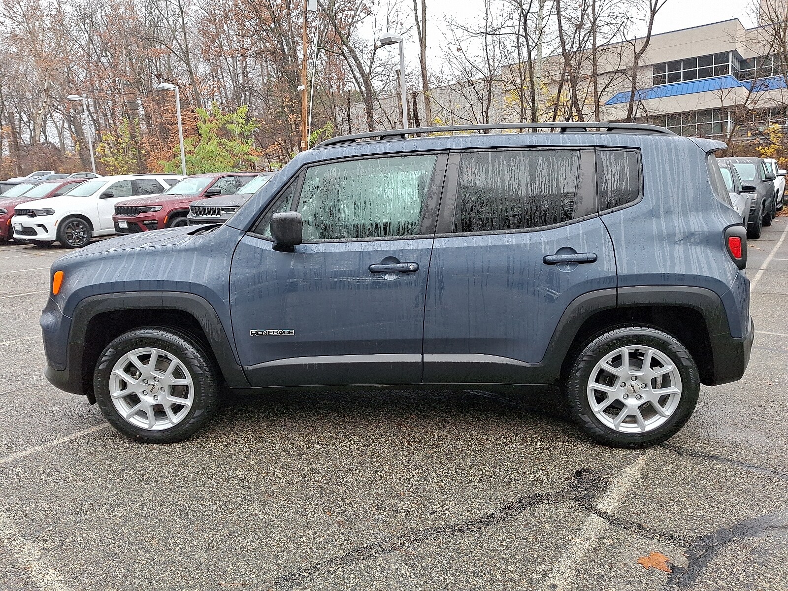 2022 Jeep Renegade Latitude photo 2