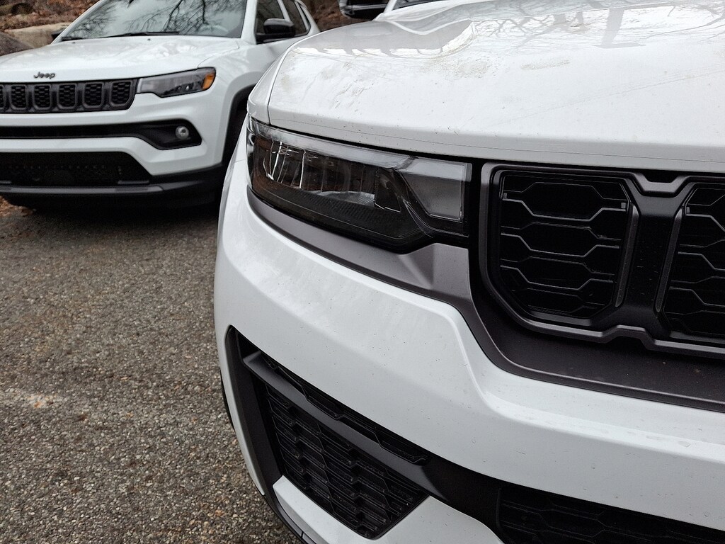 New 2026 Jeep Grand Cherokee Altitude 4x4 Sport Utility