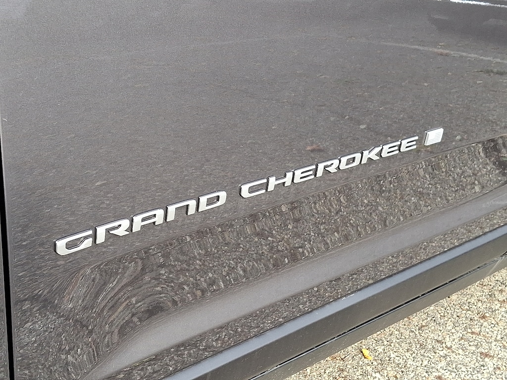 New 2025 Jeep Grand Cherokee Laredo X 4x4 Sport Utility