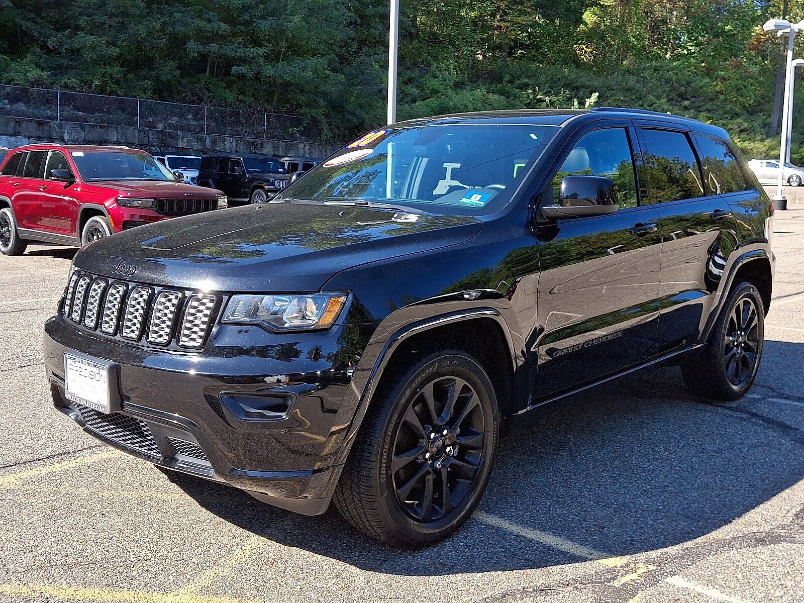 2020 Jeep Grand Cherokee Altitude photo 3