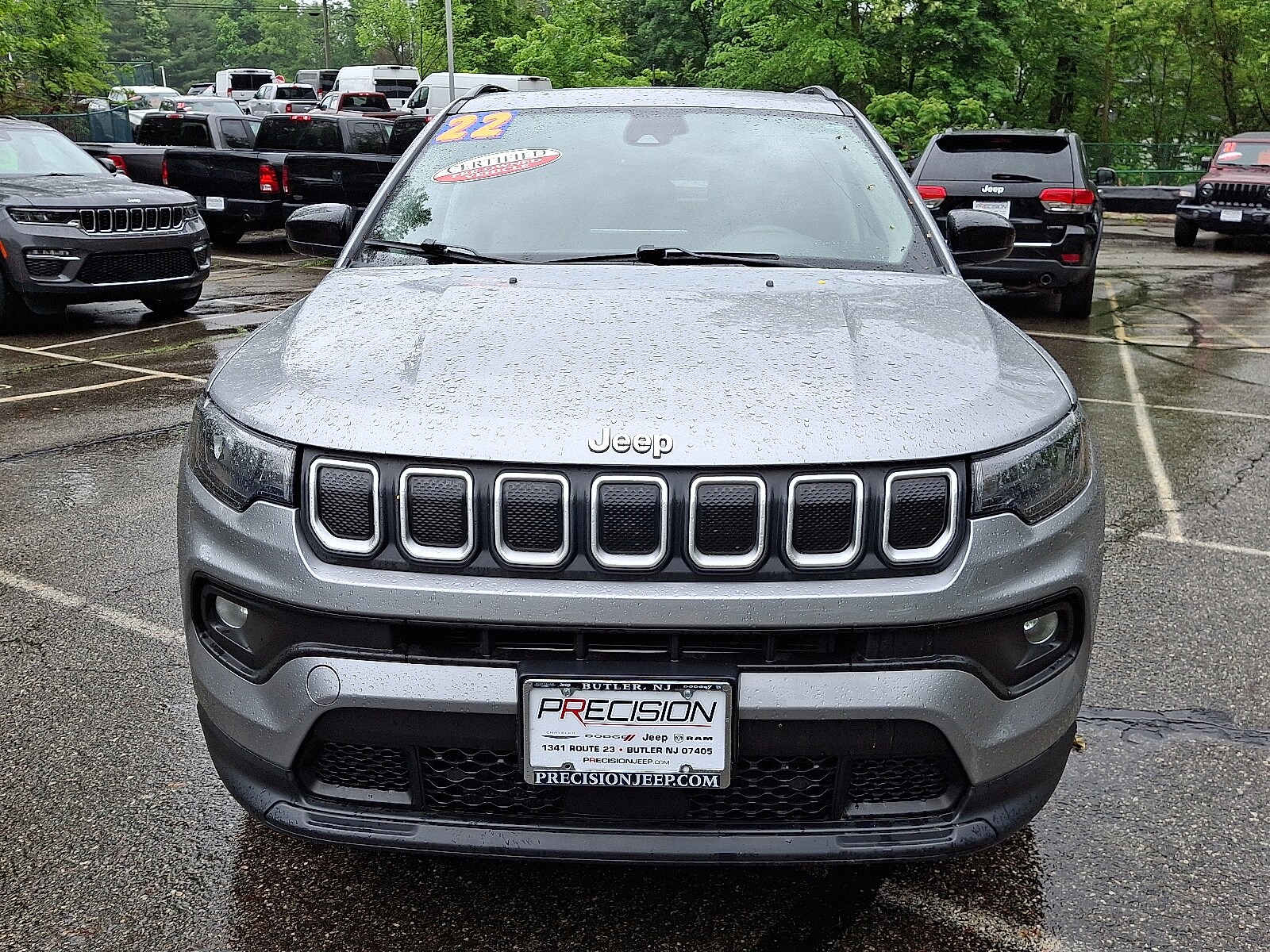 2022 Jeep Compass Latitude Lux photo 2