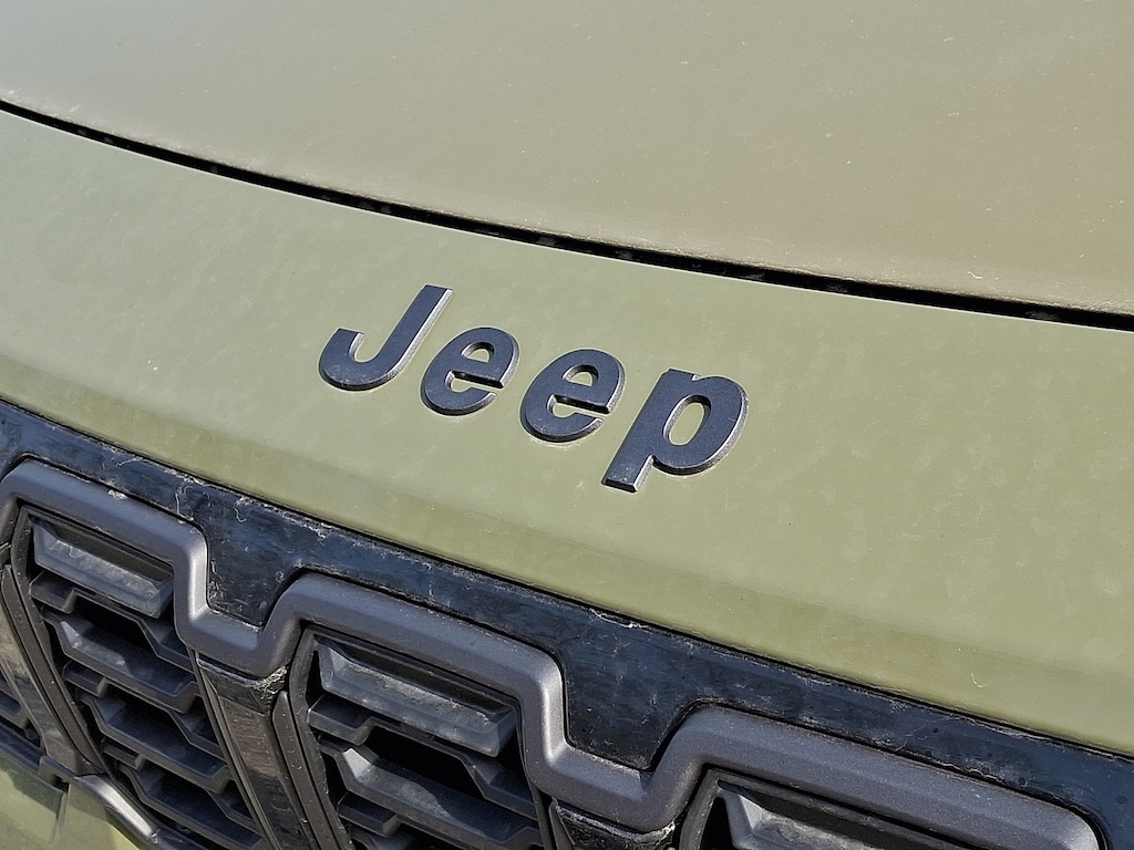 New 2026 Jeep Cherokee Laredo 4x4 Sport Utility