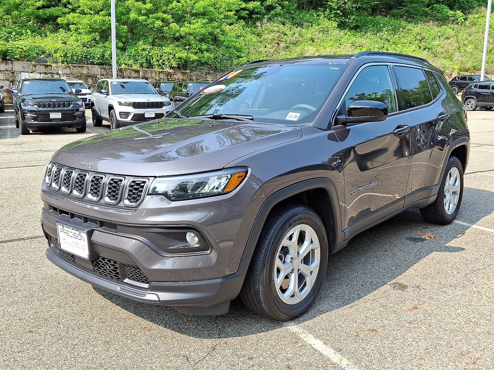 2024 Jeep Compass Latitude photo 3