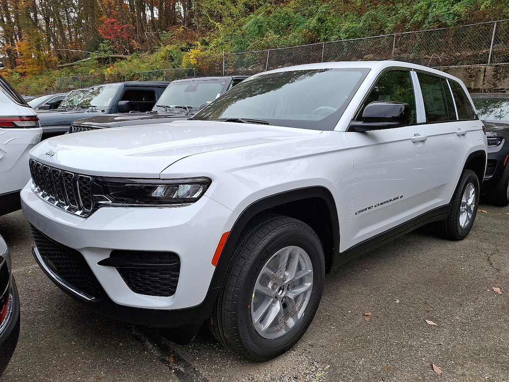 New 2025 Jeep Grand Cherokee Laredo X 4x4 Sport Utility
