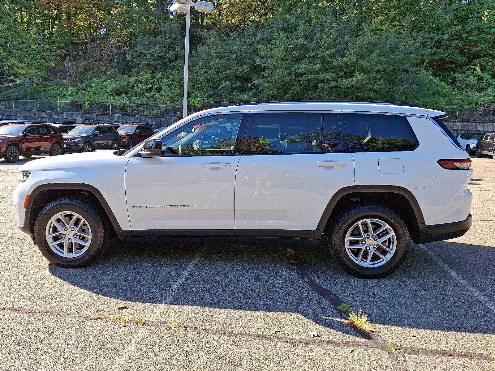 2021 Jeep Grand Cherokee Laredo photo 4
