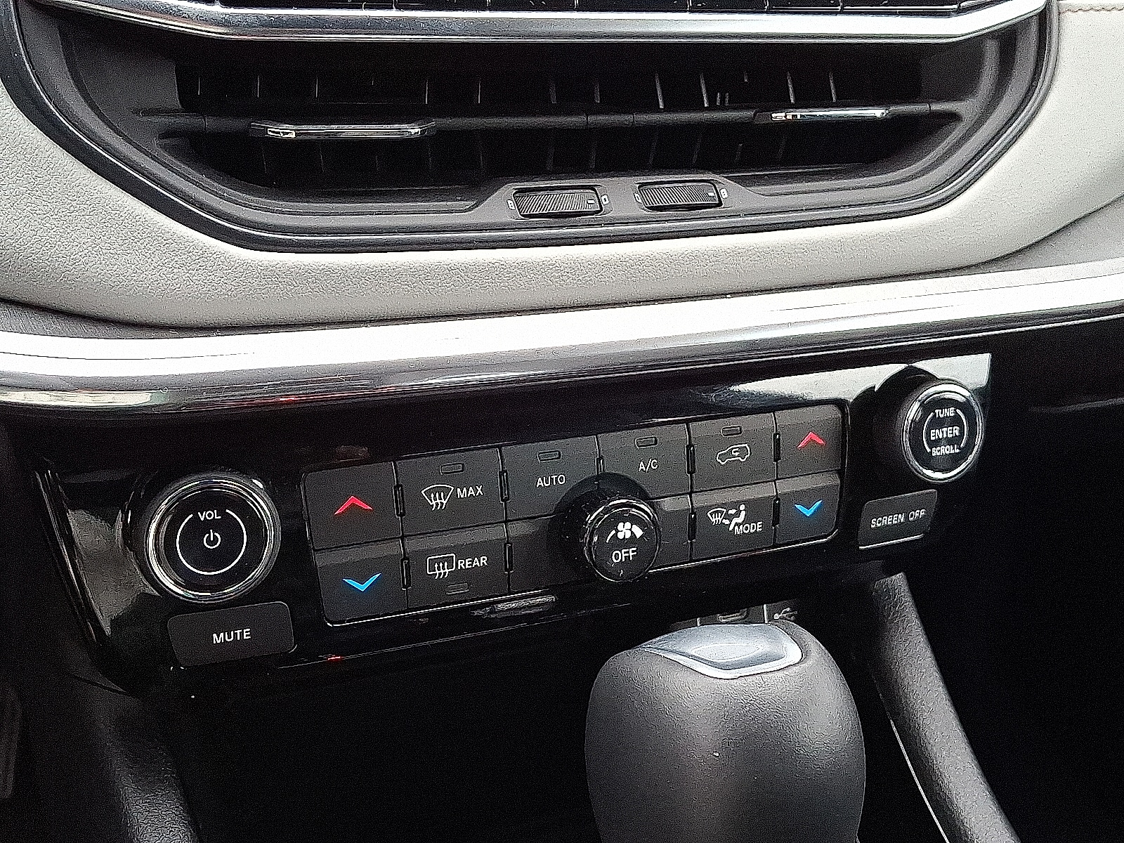 2023 Jeep Compass Limited - Photo 16